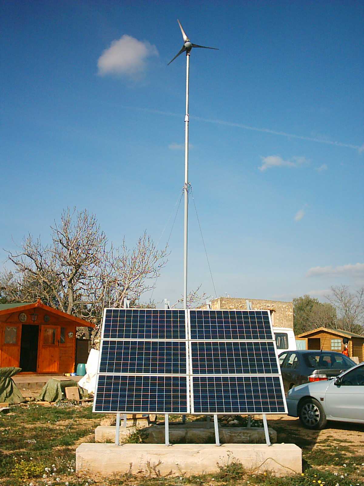 Instalación de energía solar y eólica